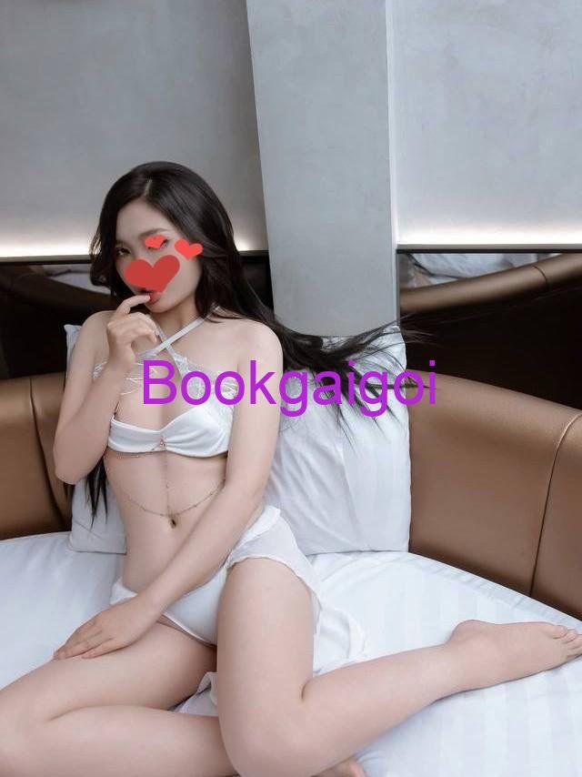 Kiều Linh - Gợi cảm nóng bỏng, Chiều anh em checker tới bến (8)