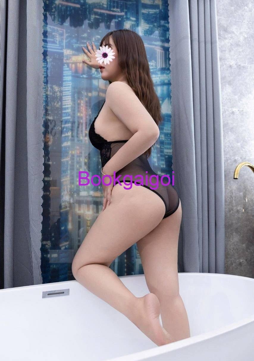 Bé Uyên - Tình Cảm Nhiệt Tình Gặp Là Phê Nóng Bỏng, Chiều Anh Em Tới Bến! (9)